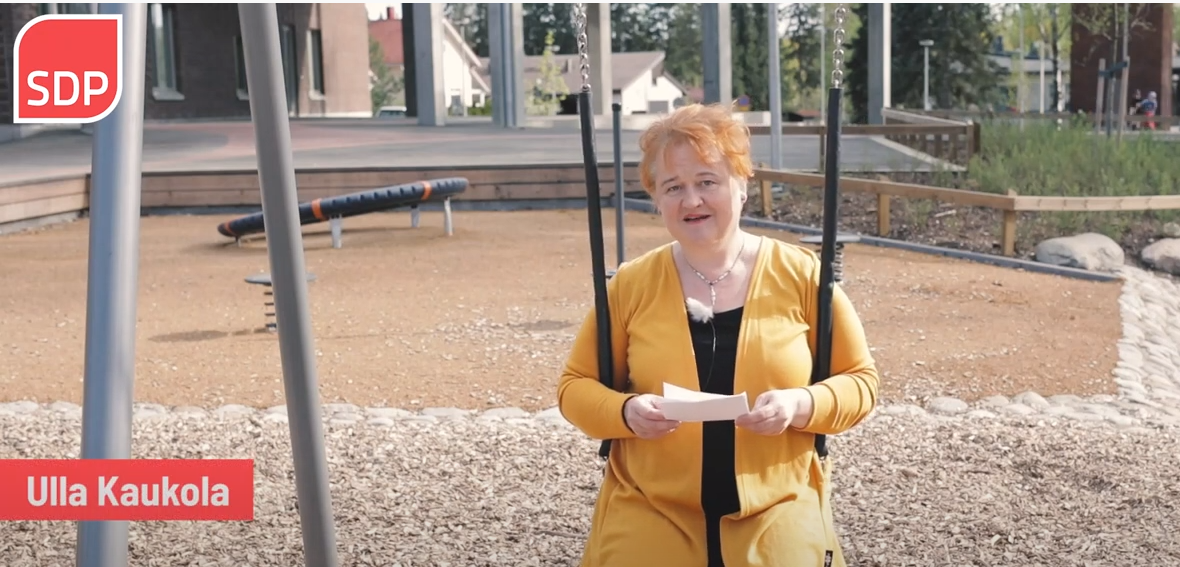 Ulla Kaukola pidetään huolta lapsista ja nuorista.