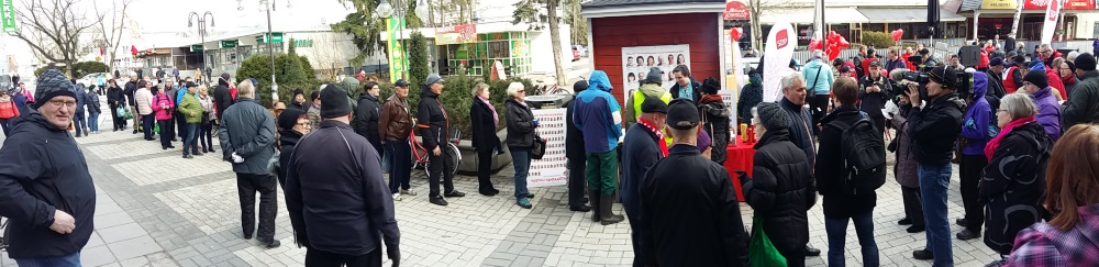 Vaalimökille jonotetaan! Demareiden vaalimökillä Tikkuraitilla on vilskettä